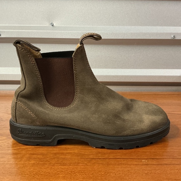 Blundstone Brown Chukka Boots - Picture 9 of 11